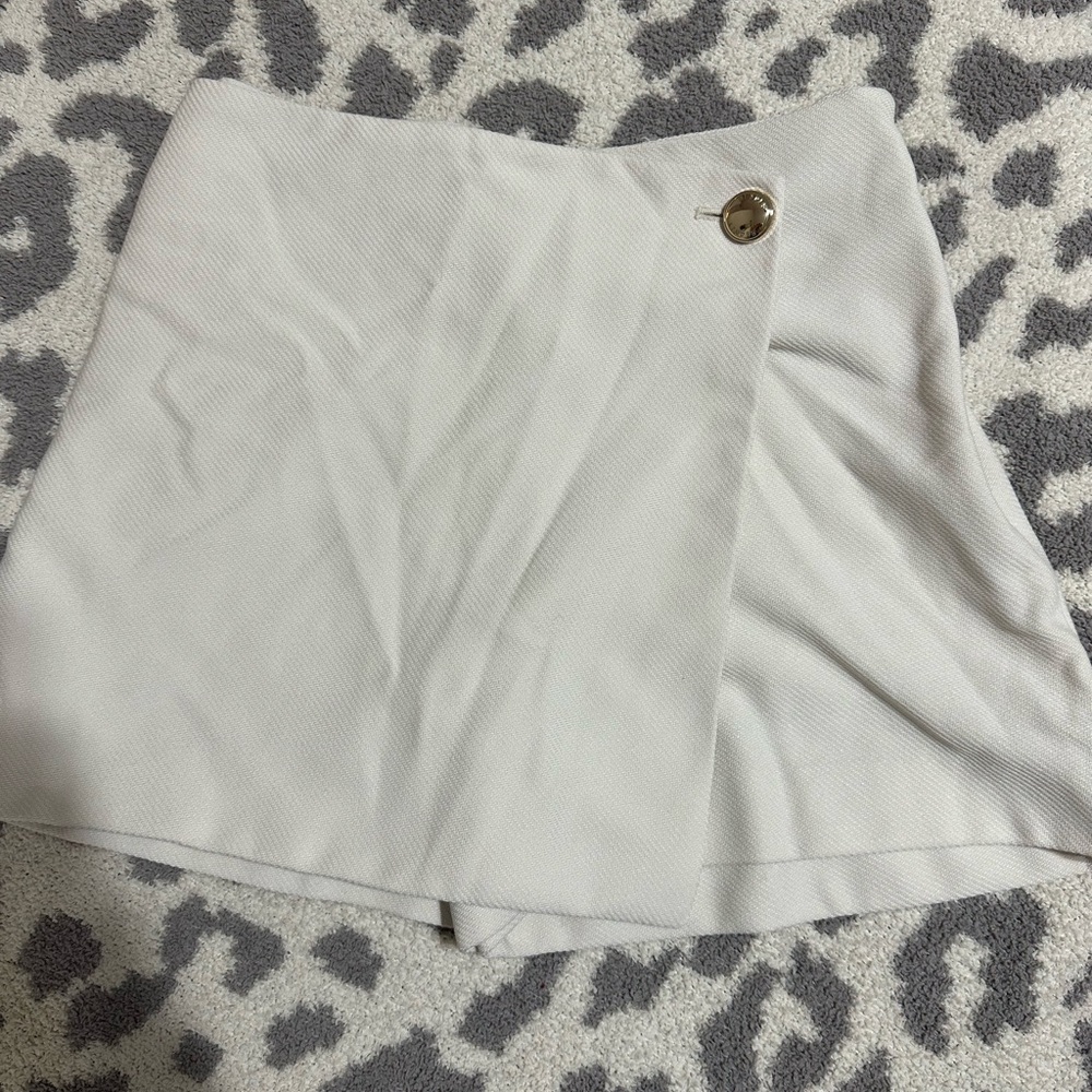 H&M White Mini Skort with Button Detail